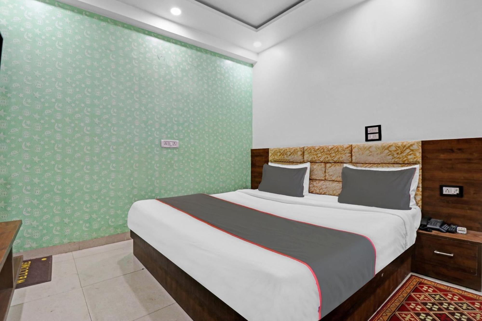 Hotel O Bharat Stay Near Indira Gandhi International Airport نيودلهي المظهر الخارجي الصورة
